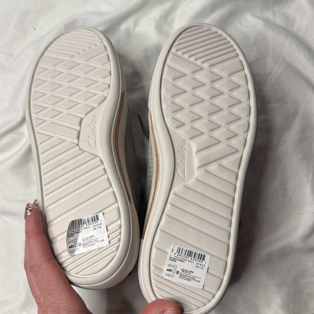 Clarks Women’s Hollyhock Walk Stone Interest. Size 7. NWOB. - Picture 7 of 8